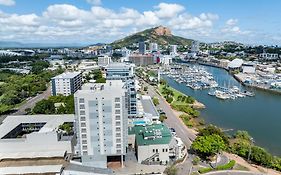 Oaks Townsville Hotel